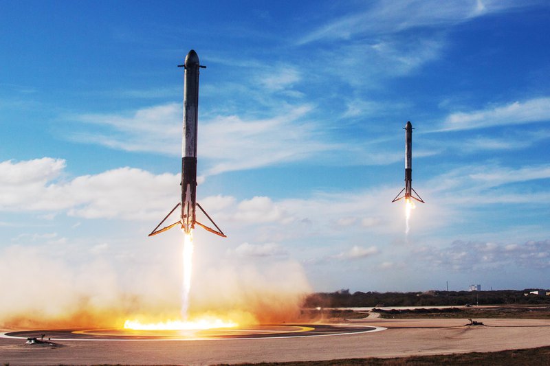 Falcon Heavy Side Boosters Landing